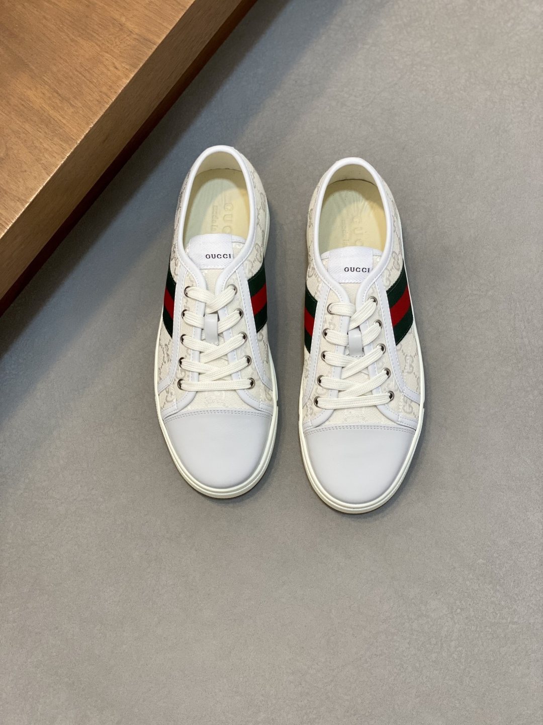 Gucci Green-Red Stripe Low-Top Sneakers